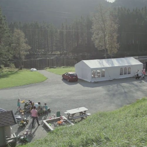 I år er også Øvreeide Gard festivalcamp under Osfest, for bubil.
