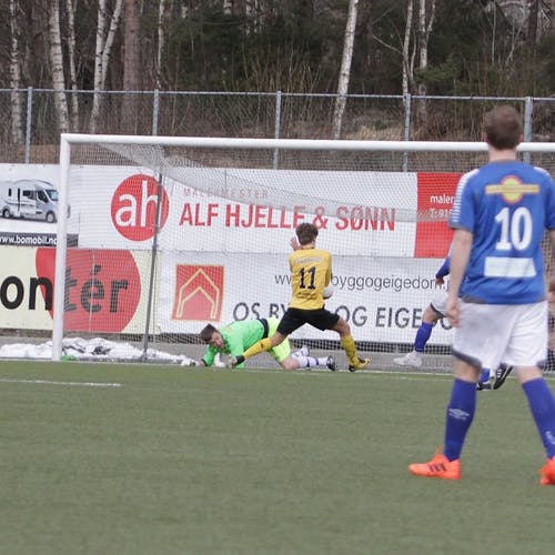 På innlegg av Havsgård sette Bødtker her inn 3-0. (Foto: KVB)