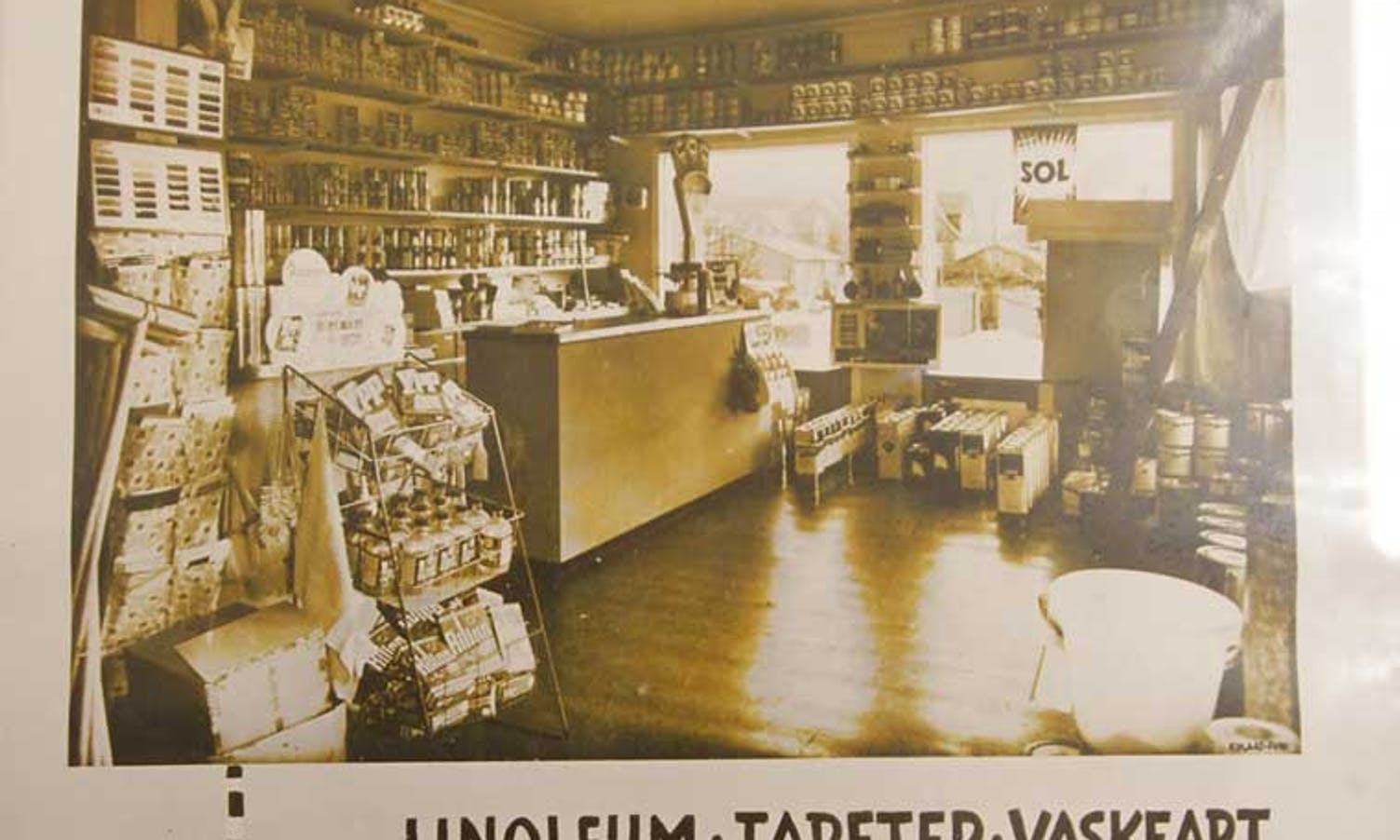 Haldor Øvredal starta Os Fargehandel i 1952. (Privat foto)
