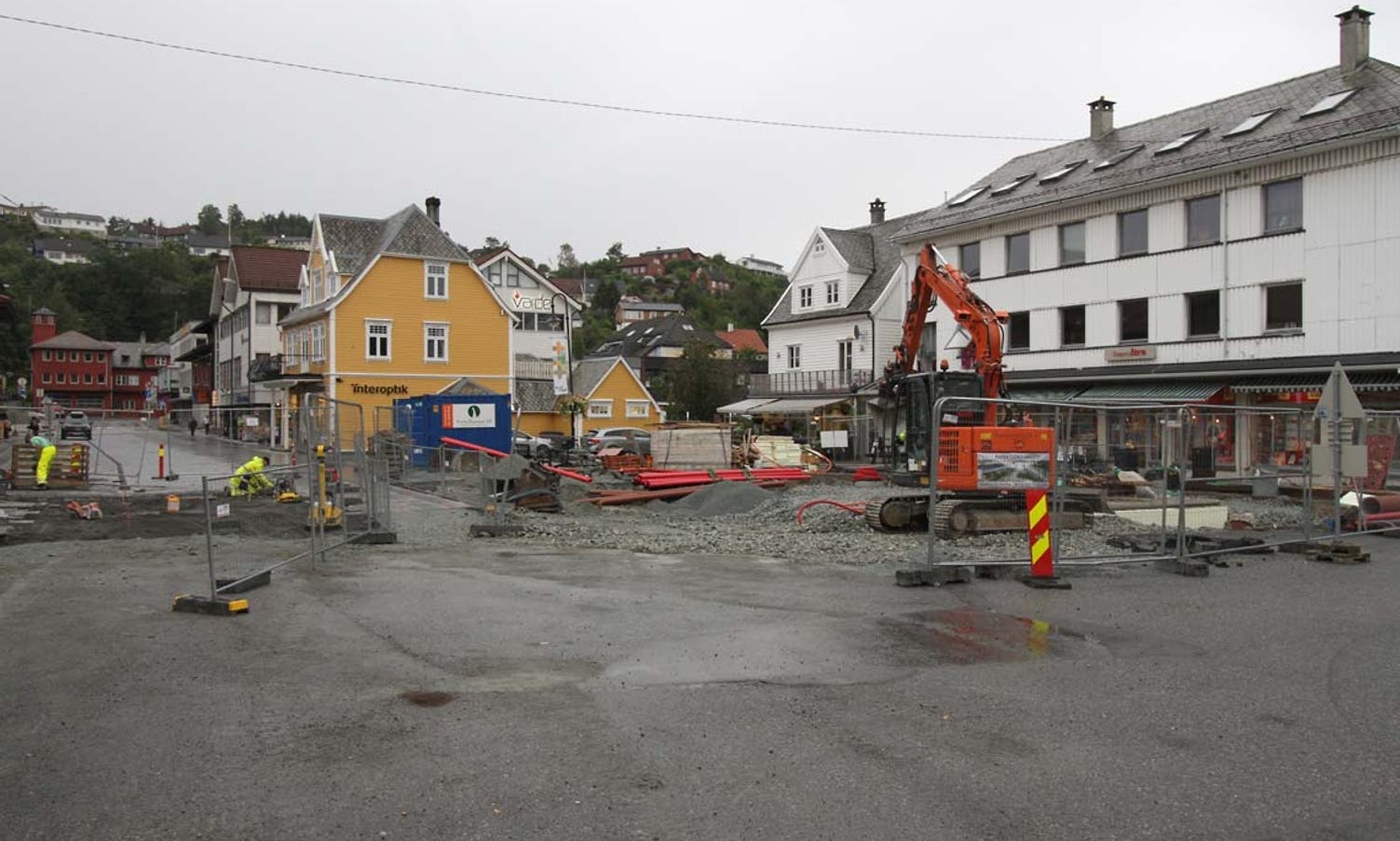 Arbeidet med Osroso får ei lita pause medan Tour des Fjords blir avvikla (foto: AH)