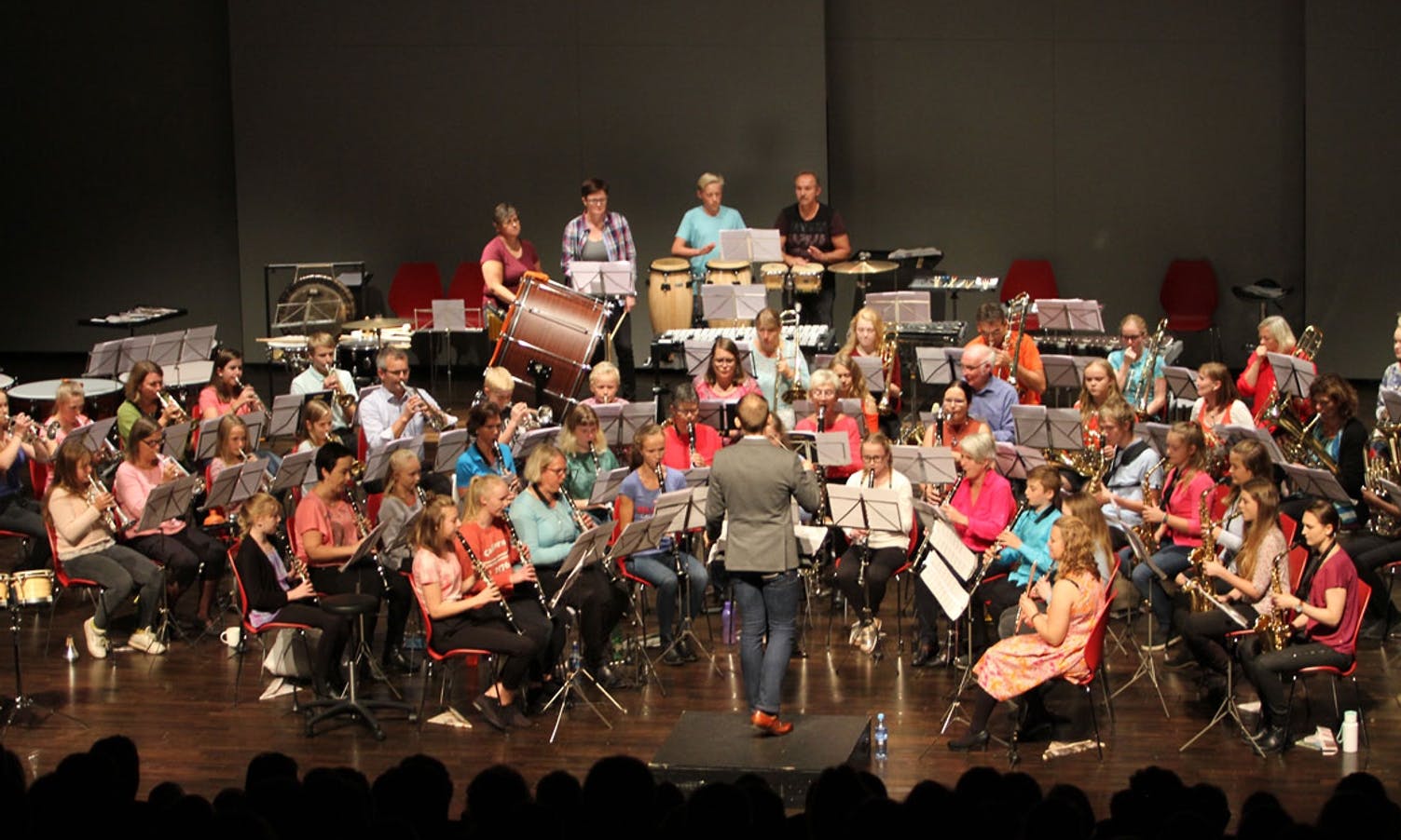 Os musikkforening forsterka med unge musikarar frå ulike skulekorps (foto: AH)
