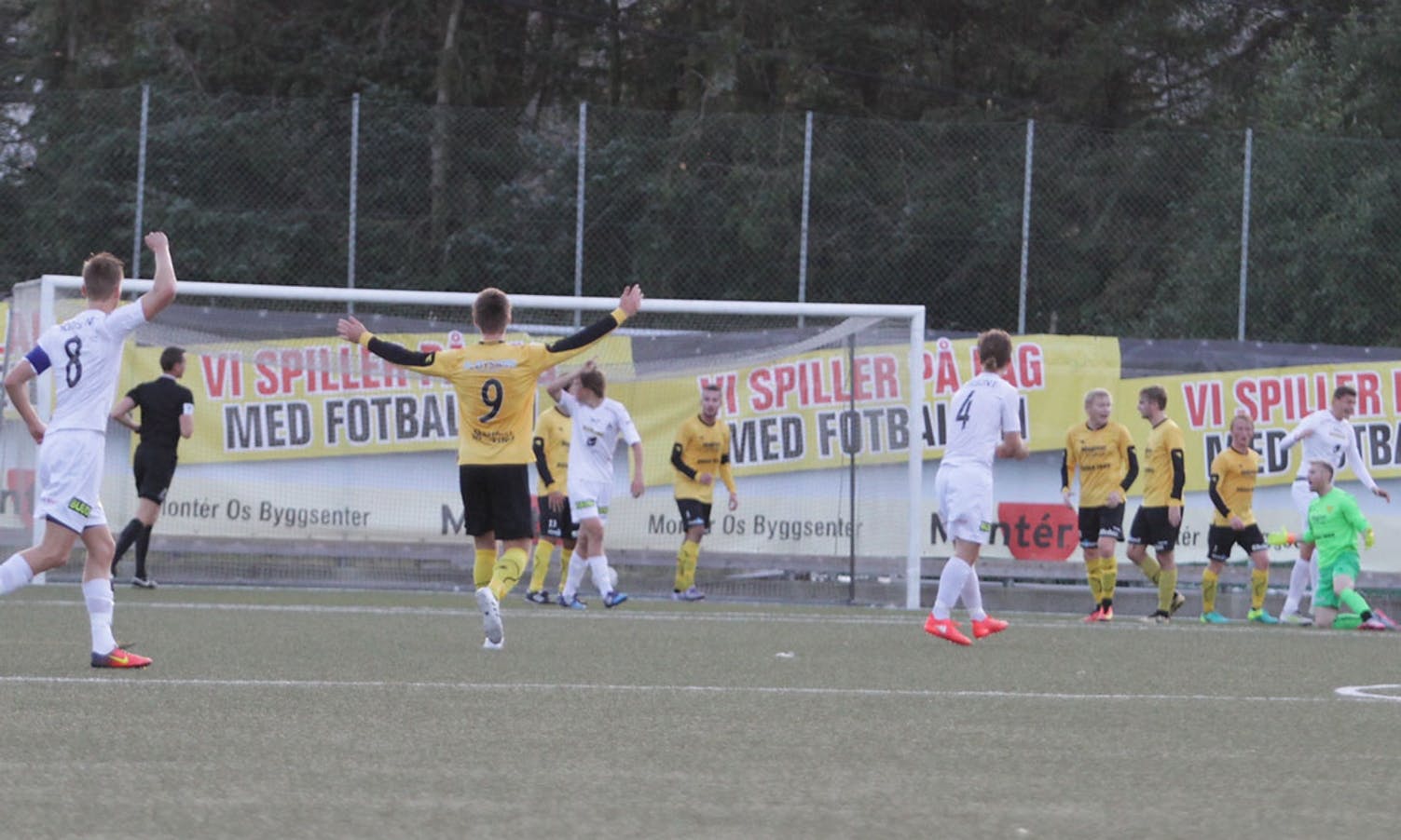 0-1 kom i 20. minutt etter ein duell mellom Todd og Myrkaskog. (Foto: Kjetil Vasby Bruarøy)