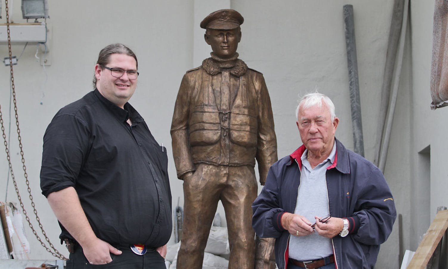 Avduker Mæland-skulptur på nye Flesland
