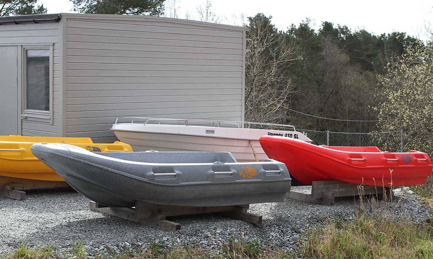 I desse dagar går det 2-3 båtar av River og Vernøy ut dørene hos Askvik Maritim. (Foto: KVB)