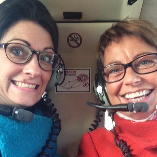 Lena og Katrin i helikopter over New York.  (Privat foto)