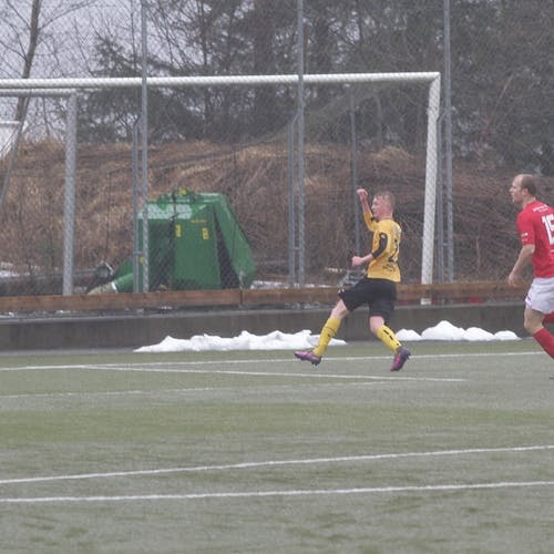 Alexander skåra i debuten då Os slo Odda 4-0. (Foto: KVB)