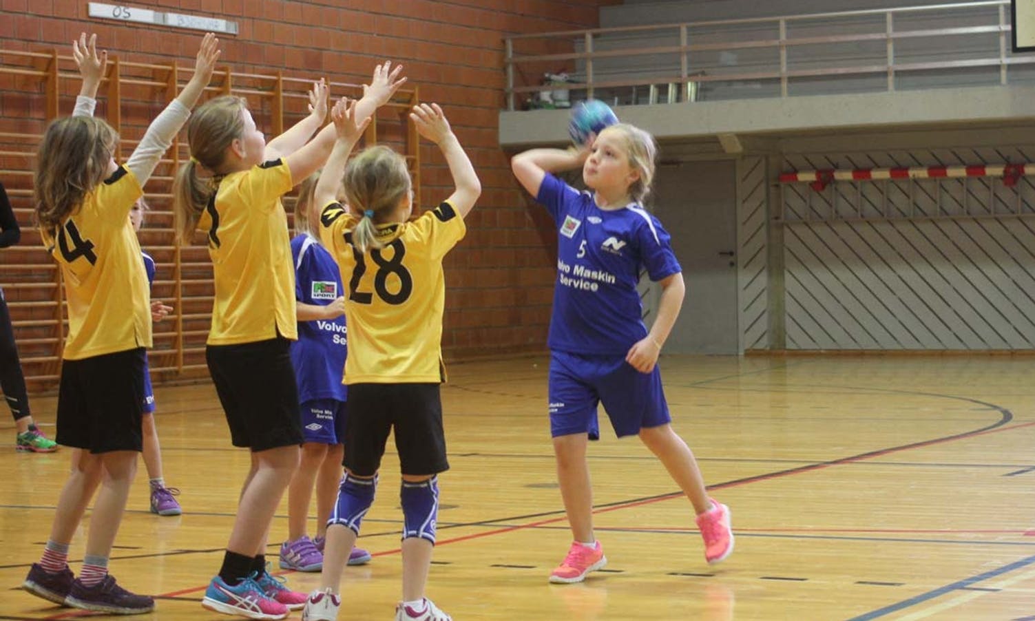 Utvidar handballskulen