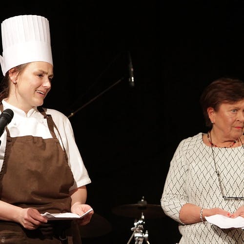 Silja D. Moberg og Inger Berit Bøyum presenterte meny og vin. (Foto: KVB)