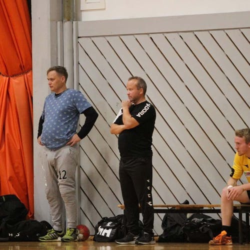 Trenar Kenneth Husebø og assistenttrenar Hans Brunvatne kan gle seg over to poeng (foto: Andris Hamre)