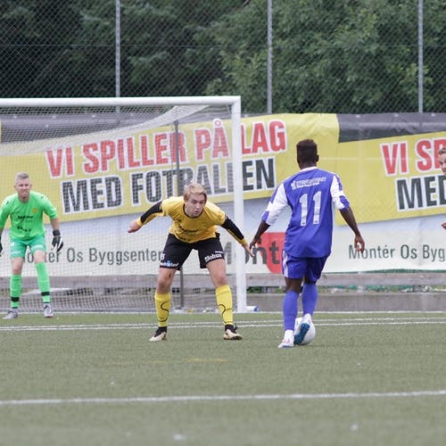 Adrian Valle kom inn for kaptein Hjertnes i 28. minutt. Her hindra han 0-2. (Foto: KVB)