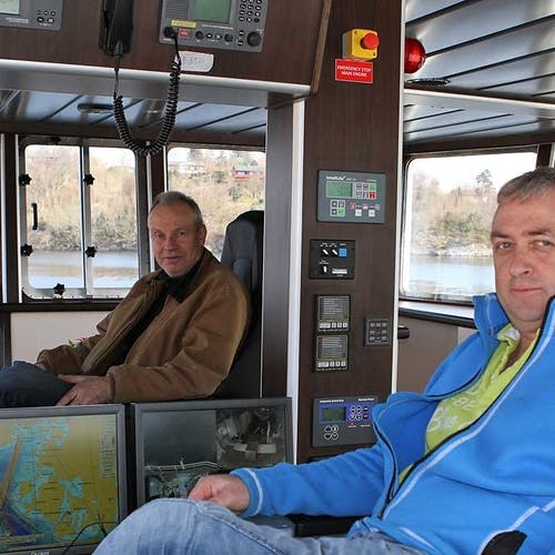 Øystein Nøss (t.v.) og Bjarte Sandtorv gjekk med båten heim frå Polen. (Foto: Kjetil Vasby Bruarøy)
