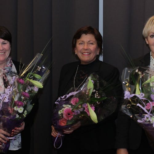 Astrid Dale, Inger-Berit Bøyum og Anita Egge blei takka av etter to år. (Foto: Kjetil Vasby Bruarøy)
