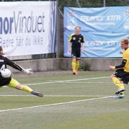 Erik sette inn 5-1 med høgrefoten i 66. minutt. (Foto: Kjetil Vasby Bruarøy)