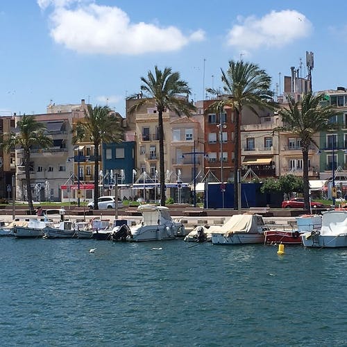 Også Tarragona er ein hamneby. (Foto: Os Travel)