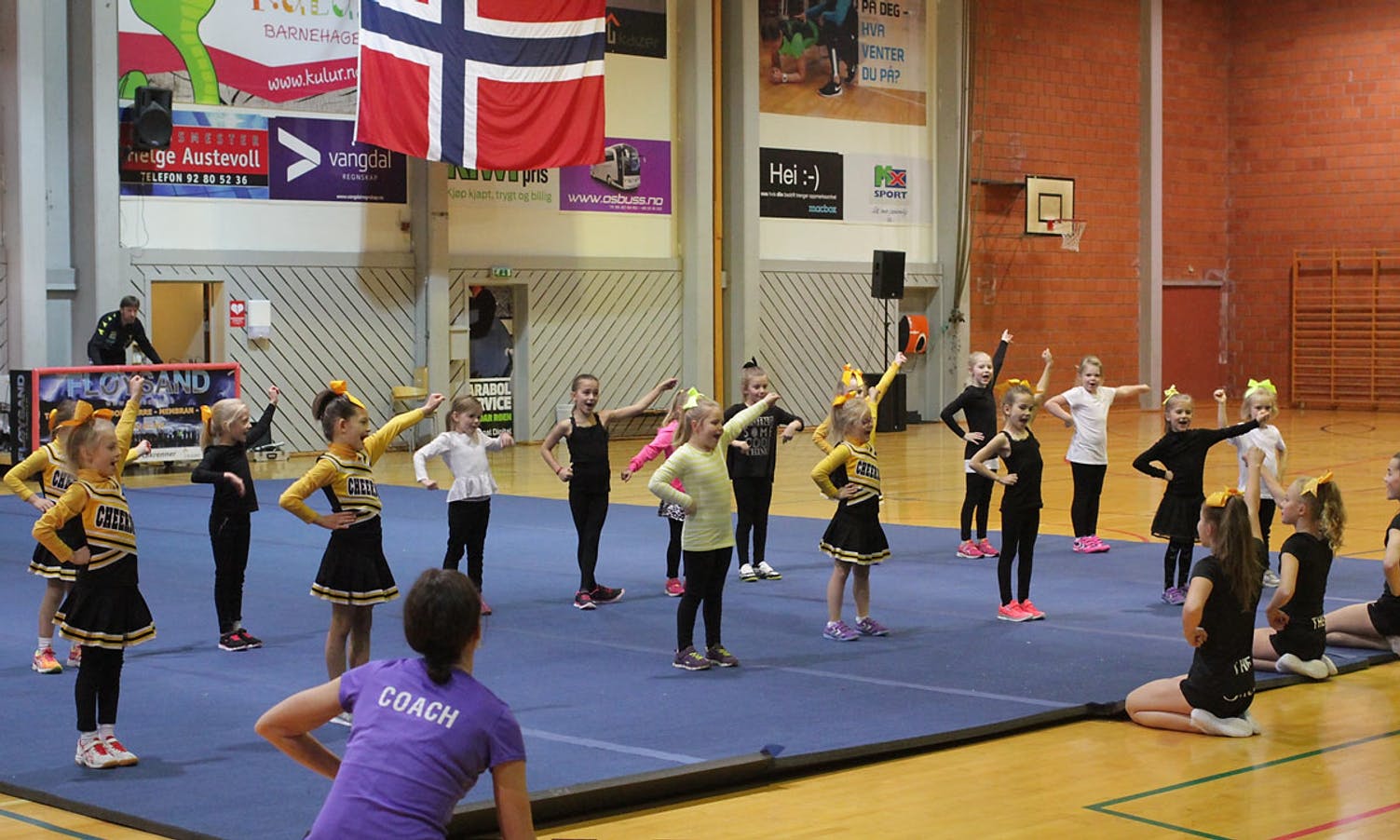Os Cheerleading mini. (Foto: Kjetil Vasby Bruarøy)