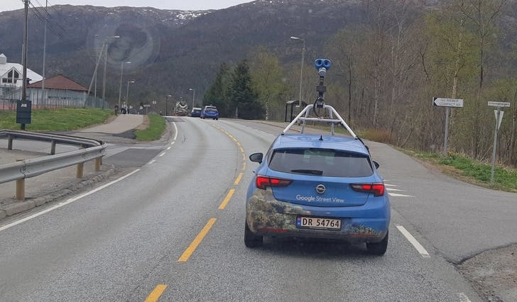 Fotobil frå Google Street View på E39 Byvegen på Søfteland retning Os i dag. (Lesarbilde, foto: Rolf Lunde)