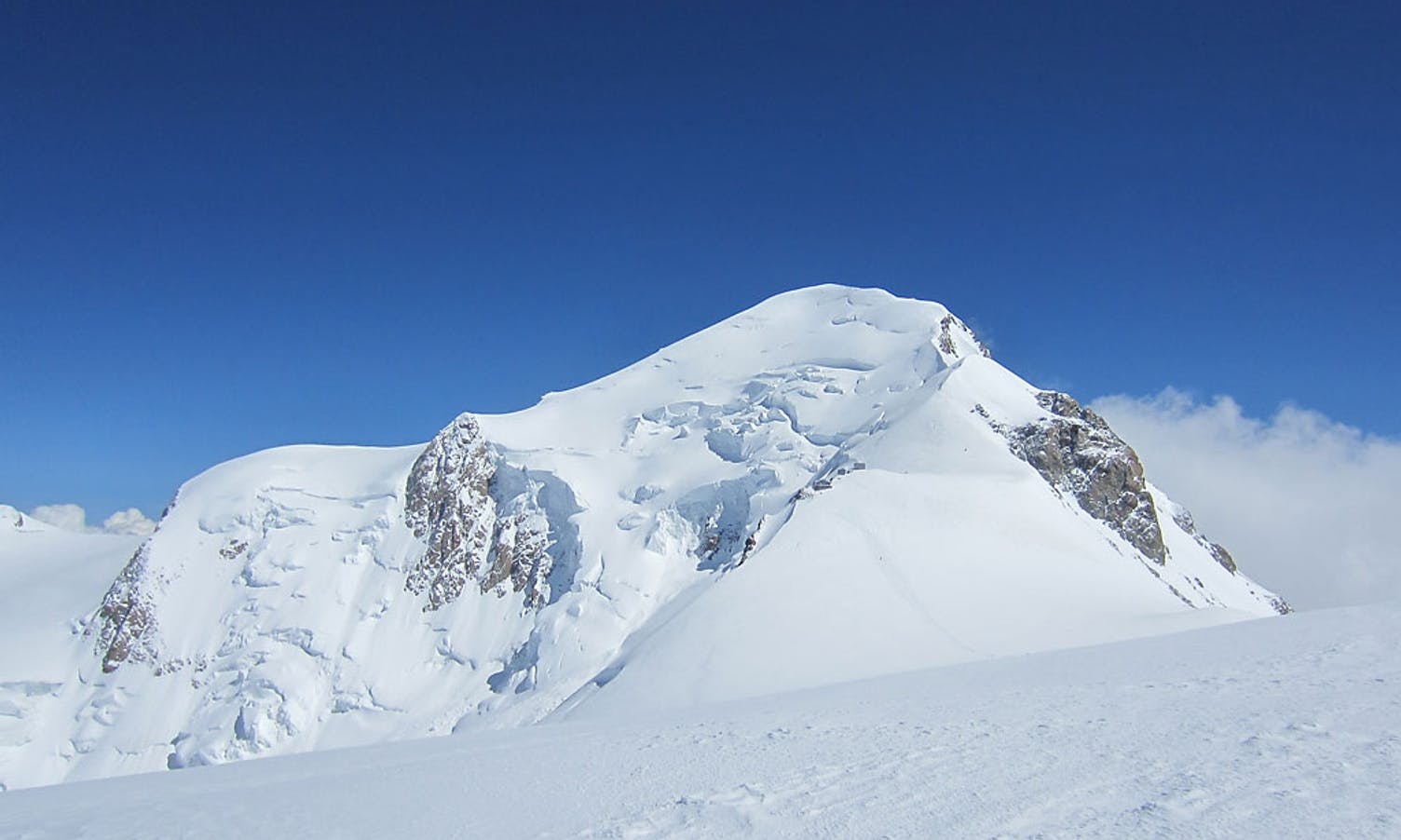 Målet, Mont Blanc, tatt i 4300 moh høgde, 500 høgdemeter igjen. (Privat foto)