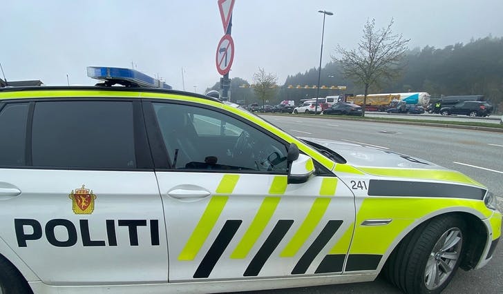 Politiet rykte ut til Halhjem for å sjå etter bil som var stolen på Stord. (Arkivfoto: Kjetil Vasby Bruarøy)