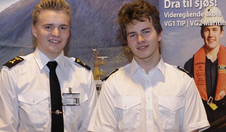 Andreas Ullensvang Hjelle og Odin Hjelm Sørstrønen er nøgde elevar ved Skoleskipet Gann. (Foto: Kjetil Vasby Bruarøy)