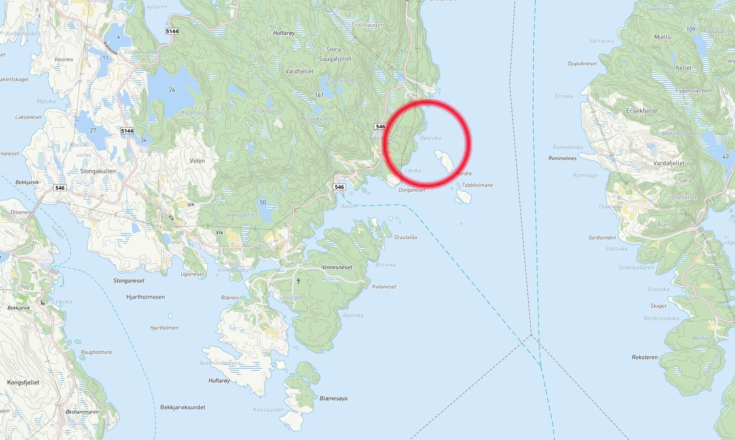 Båten skal ha gått på grunn nær Bølevika på Austevoll-sida av Langenuen. (Kommunekart.com)