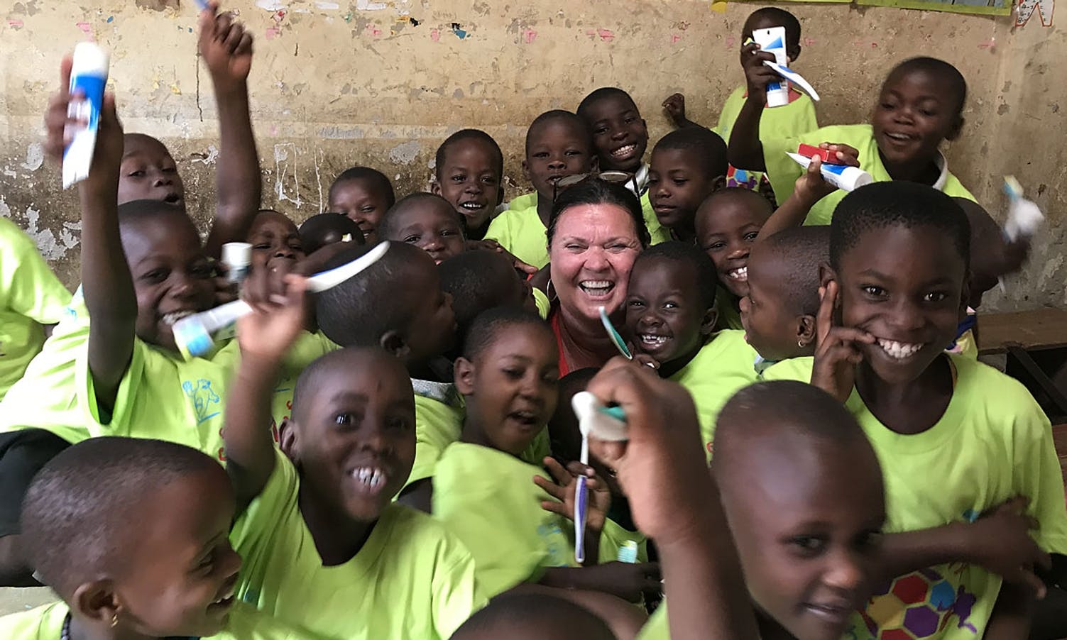 Held moteshow for å støtta barneheim i Uganda