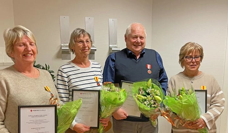– OVERRASKEDE: Fra venstre er Sigrid Djupvik Monsen, Haldis Kuven, Øystein Moberg og Bodil Sofie Svendal. (Foto: Privat). 