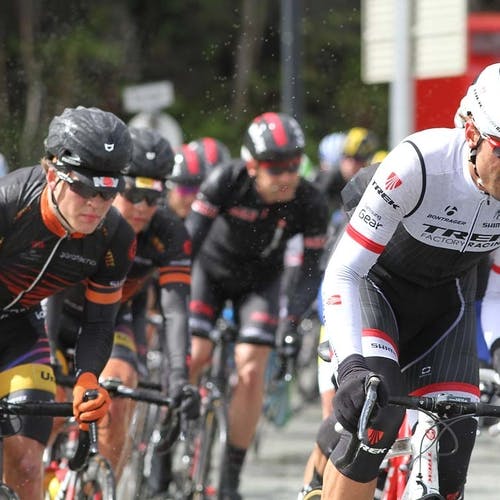 Fabian Cancellara (i kvitt) tilbake i første ritt etter ryggbrot (foto: AH)
