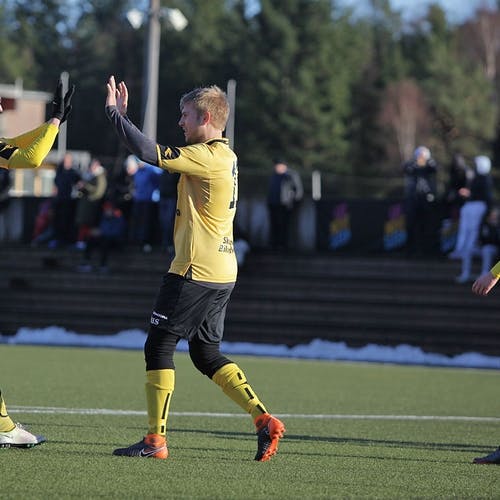 Storebø auka til 3-0 kort tid før slutt. (Foto: Kjetil Vasby Bruarøy)
