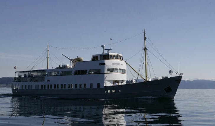 MS Midthordland er blant dei rundt 240 veteranbåtane som får svi om ikkje dei borgarlege justerer på budsjettet. (Arkvifoto: Kjetil Vasby Bruarøy)