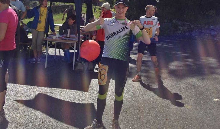 Niklas Gjerstad Hodneland var nøgd med ny personleg rekord på maraton etter å ha delteke på Møkster laurdag (privat mms-foto)