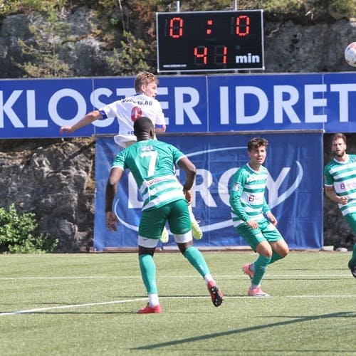 Martin Pedersen set inn 1-0 på hovudet (foto: AH)