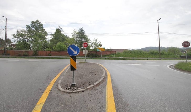 Om du ikkje stoppar ved skiltet på Lepsøyvegen før du køyrer inn på E39, kan det kosta deg 7.450 kroner. (Foto: Kjetil Vasby Bruarøy)