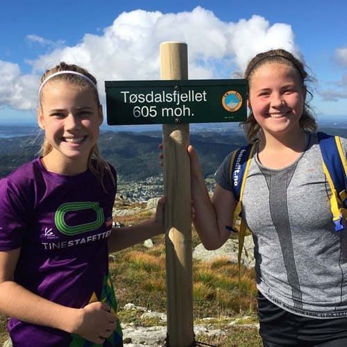 To spreke jenter på Tøsdalsfjellet (privat foto)