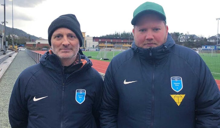 Ørjan Sandal (t.v.) og Stian Kvåle skal styra to damelag saman denne sesongen. (Foto: KVB)