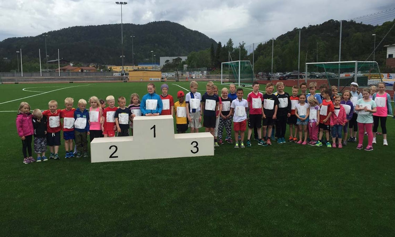 Heile 70 barn på friidrettens dag