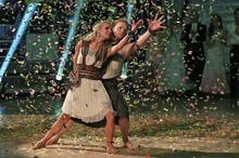Eirik og Nadya då dei tok sigersdansen etter å ha blitt utropt som vinnar. (Foto: Thomas Reisæter, TV2)