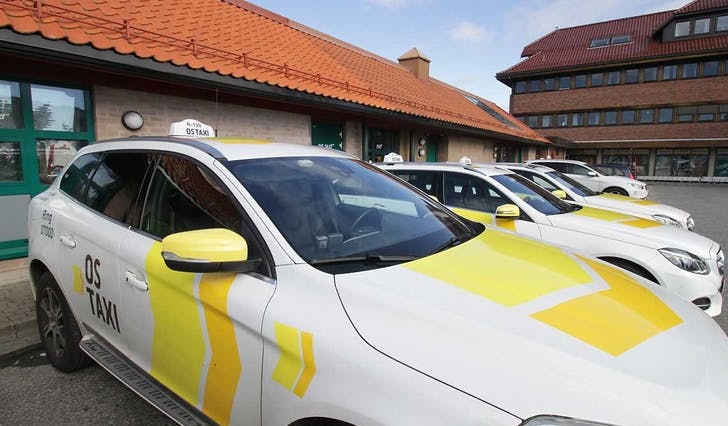 Det er marknad til rundt to bilar, men alle 13 hos Os Taxi er i drift. (Arkivbilde: Kjetil Vasby Bruarøy)