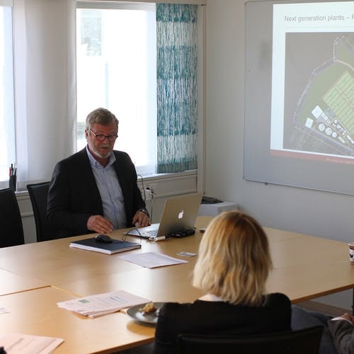 Jørgensen presenterte planane om eit produksjonsanlegg på Fusa (foto: AH)