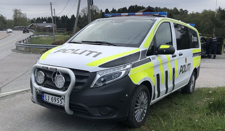 Politiet rykte ut til Særvoll i går. No ber dei om tips etter tjuveri av båtmotorar. (Arkivfoto/ill. foto: KVB)