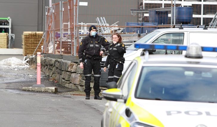 Politiet på staden etter samanstøyten i dag. (Foto: Kjetil Vasby Bruarøy)