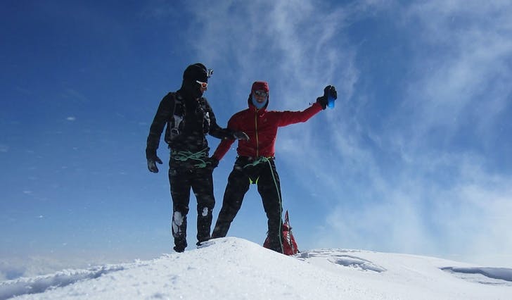 Thomas Andersen (t.v.) og Thorbjørn Ludvigsen på Mont Blanc i går. (Privat foto)
