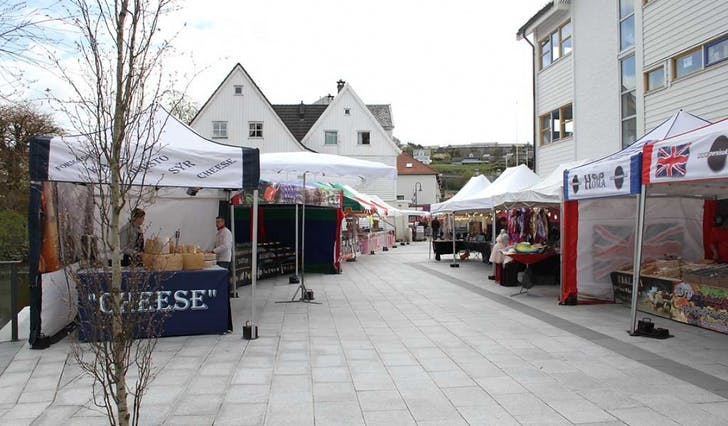 Sydenstemning i sentrum: European Market bruker i år store delar av Telthusplassen. (Foto: KVB)