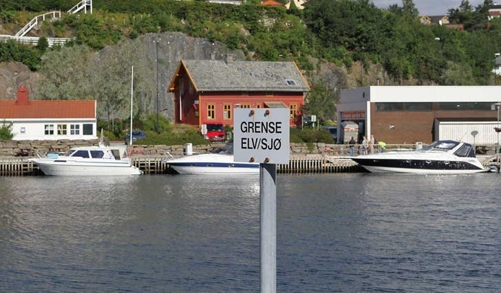 Du kan i periodar fiska nær dette skiltet, men ikkje 101 meter utanfor. (Arkivfoto: Kjetil Vasby Bruarøy)