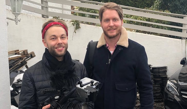 Regissør Rolv Lyssand Bjørø (t.h.) og fotograf Tor Edvin Eliassen er glad for god produksjonsstøtte frå Vestnorsk filmsenter. (Foto: Privat)