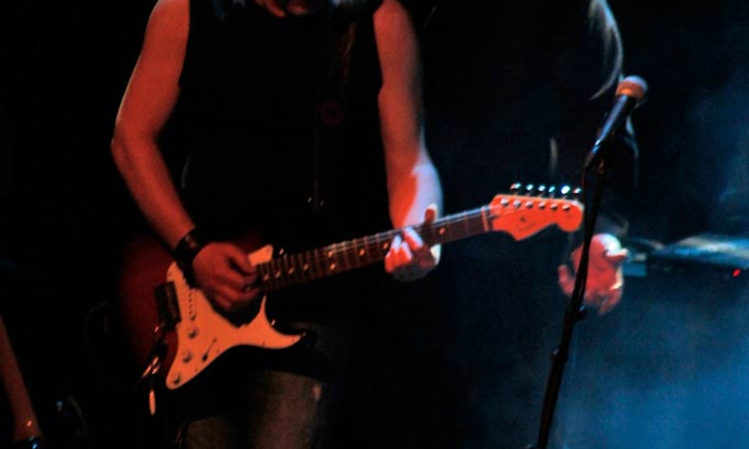 og Kjell Arne Bauge på gitar (foto: Andris Hamre)