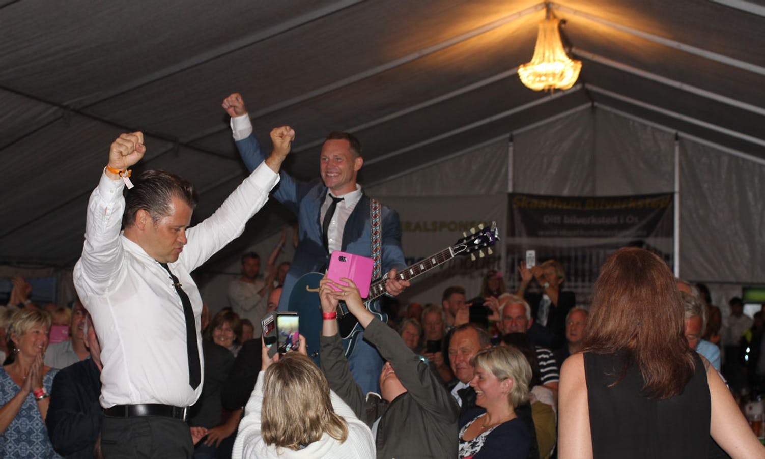 Heine Totland dansa på bordet (foto: Andris Hamre)
