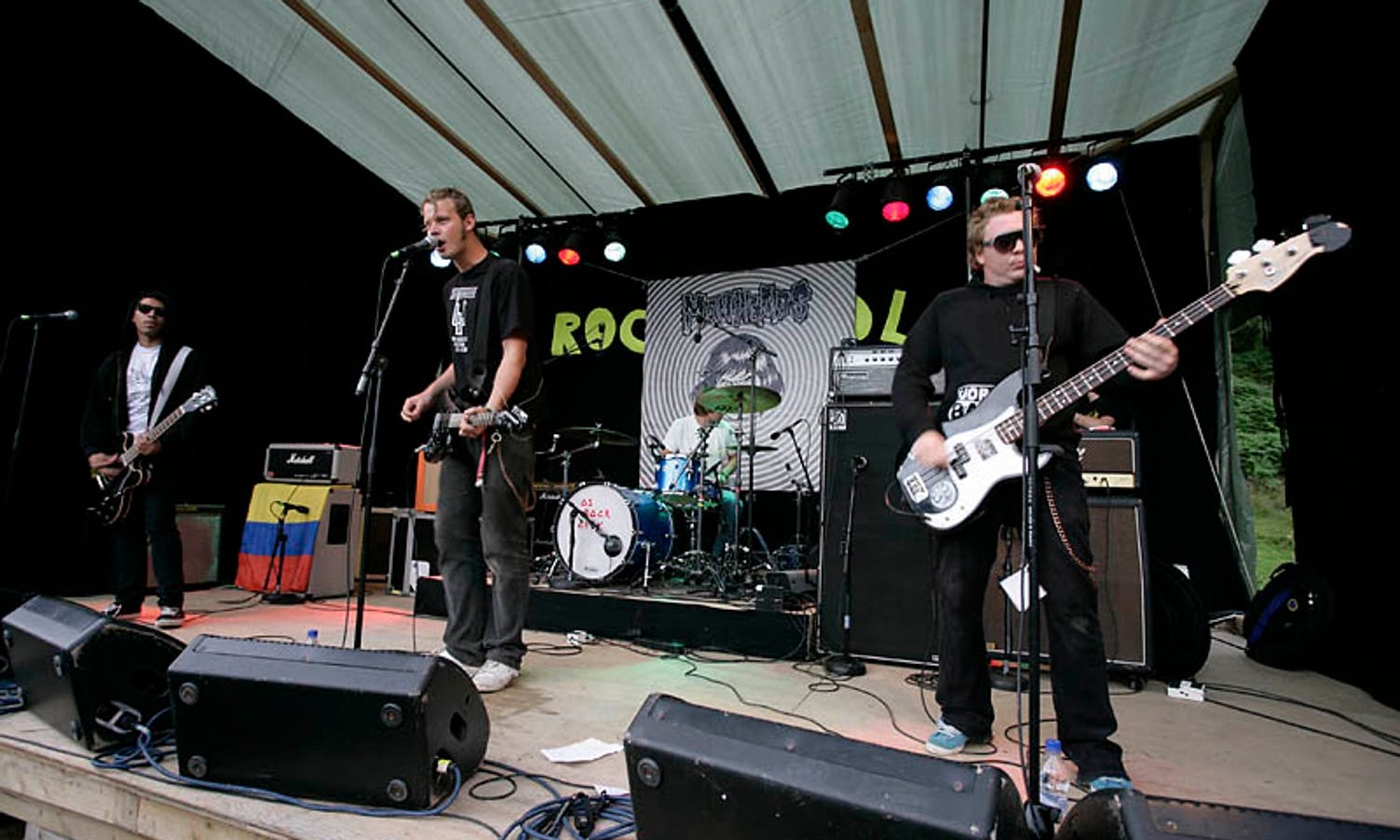 Manheads på scenen på Søfteland Rock N LOL 2009. (Foto: Kjetil Vasby Bruarøy)