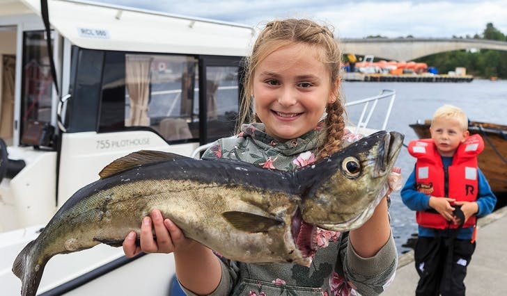 Største fisk uansett klasse var ein lyr på 2,9 kg - tatt av Lilly Davida Vedholm Flaterås (10). (Foto: Oddmund Lunde)