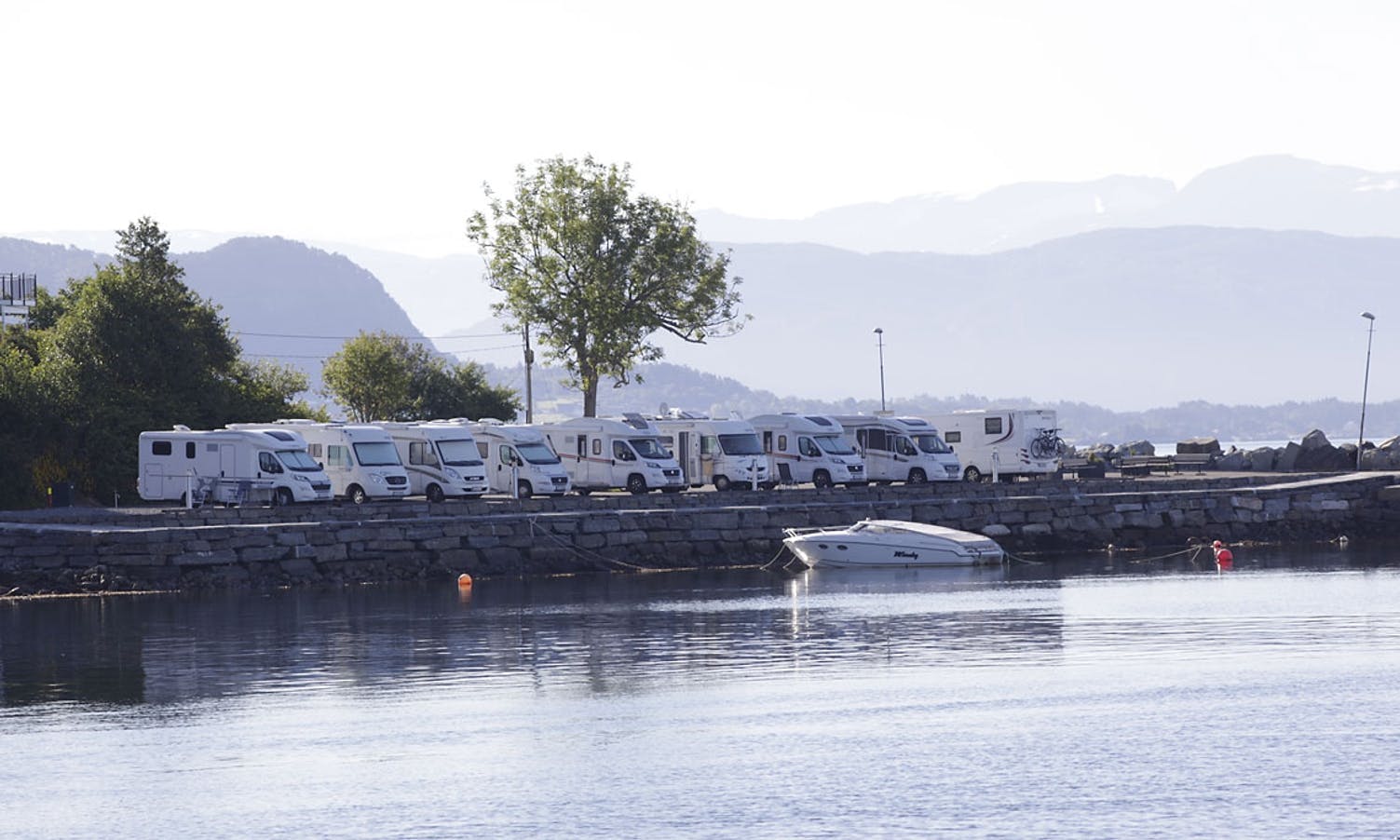 Dei populære bubilplassane kan no få selskap av 20 båtar. (Foto: KVB)