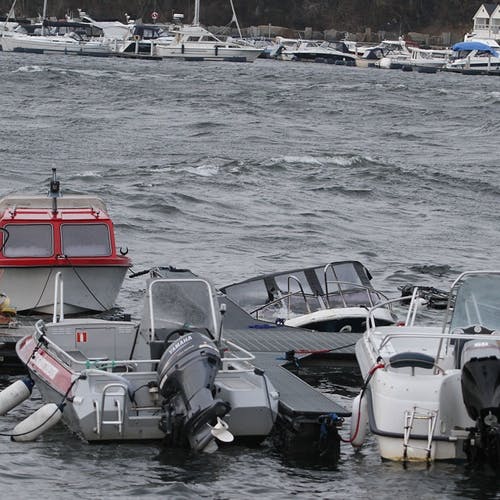 Båten låg på plassen innanfor daycruiseren som gjekk ned onsdag (foto: KVB)